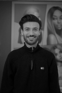 Mert-Sadik Simsek, Inhaber und Friseurmeister